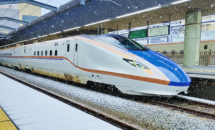 長野駅に停車する新幹線
